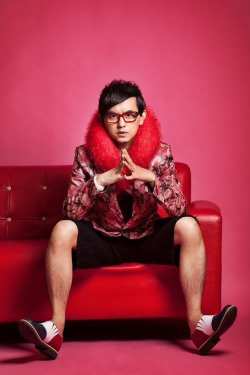 爆料娱乐圈前辈黄子佼,揭秘明星背后的真实故事